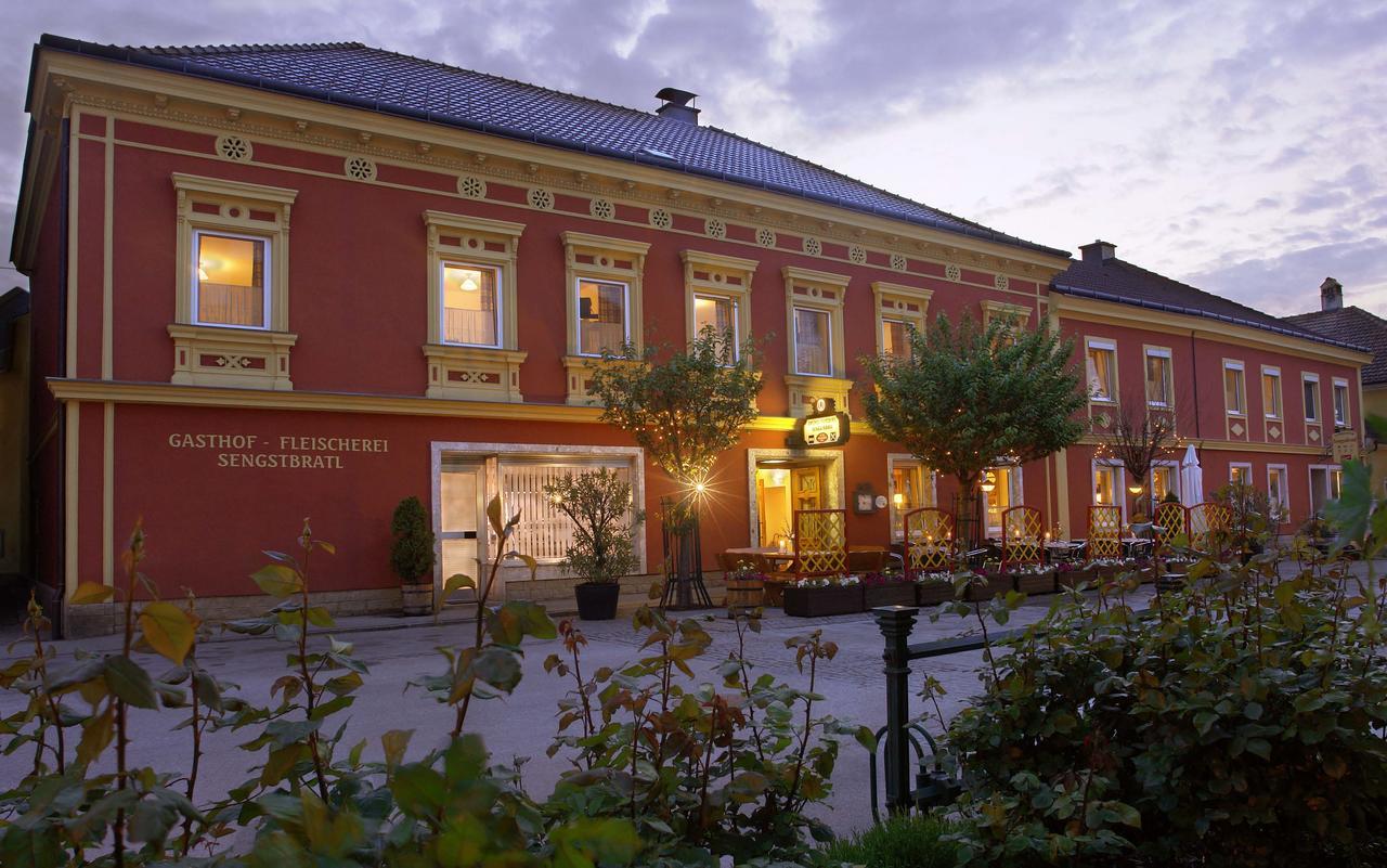 Landgasthof Sengstbratl Wallsee Bagian luar foto